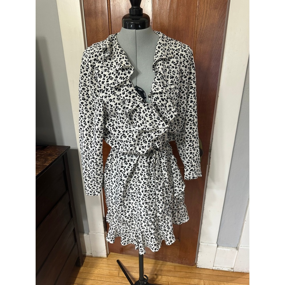 Veronica Beard Silk Floral Ruffle Wrap Robe Dress Size 6 Black Ivory EUC